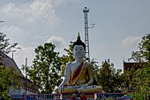 Scenery along the canal leading to Damnoen Saduak Floating Market. 